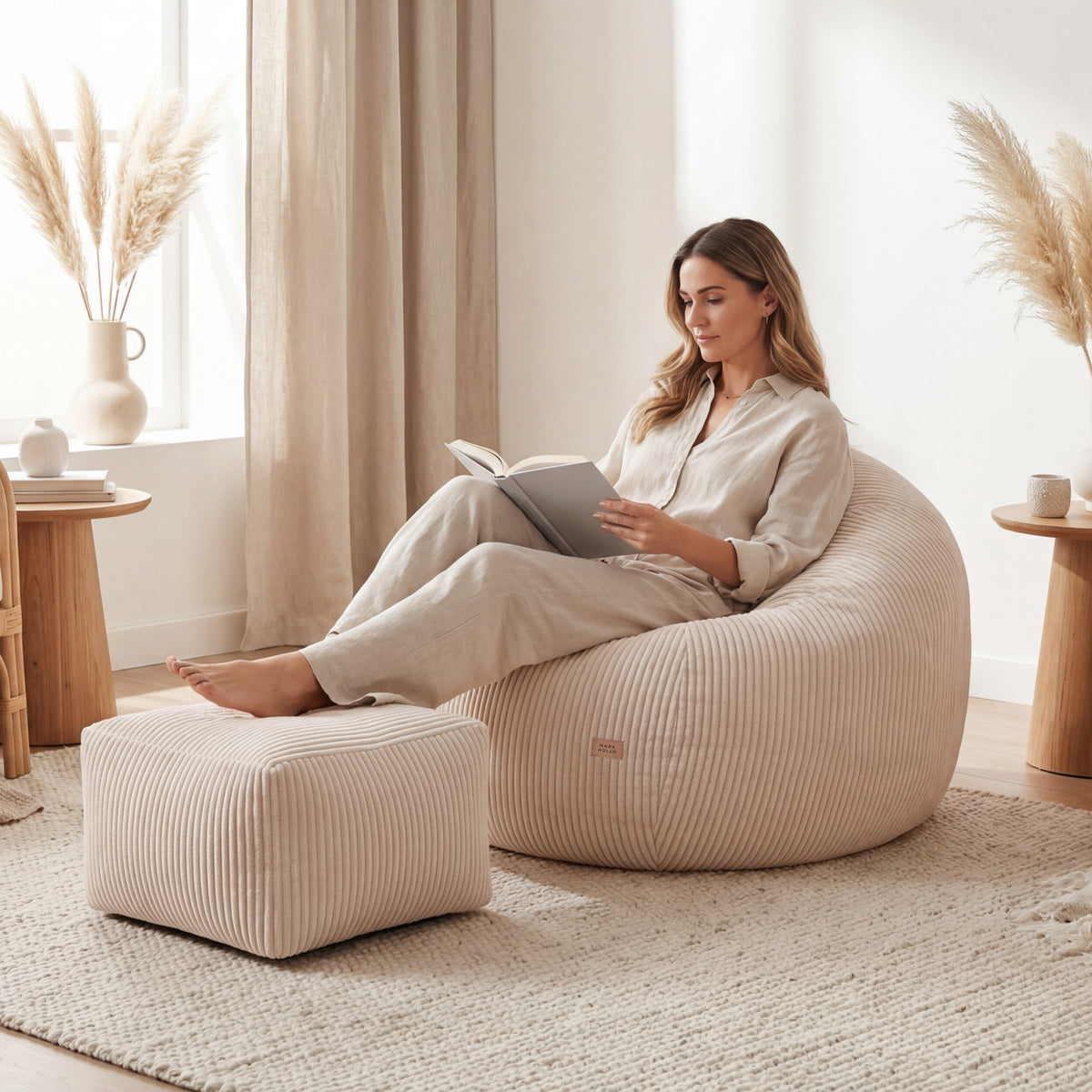 A pouffe with a footrest – your place to relax
