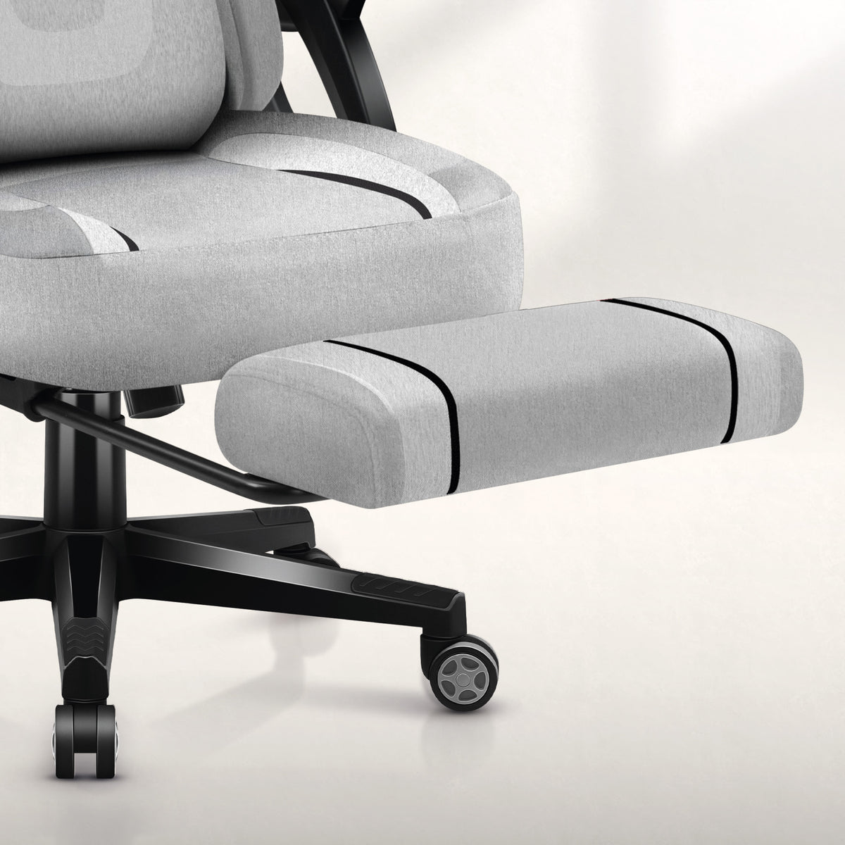 Retractable footrest