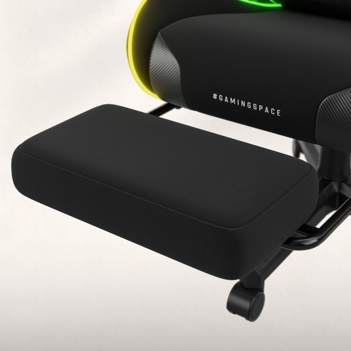 Retractable footrest