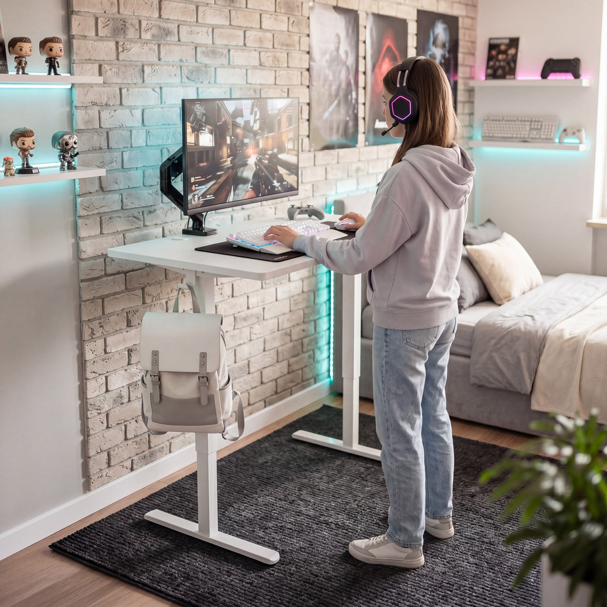 Huzaro Hero 7.8 White Electric Adjustable Desk on Castors
