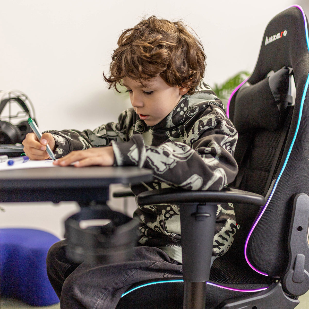 HUZARO RANGER 6.0 RGB Black Mesh children’s gaming chair