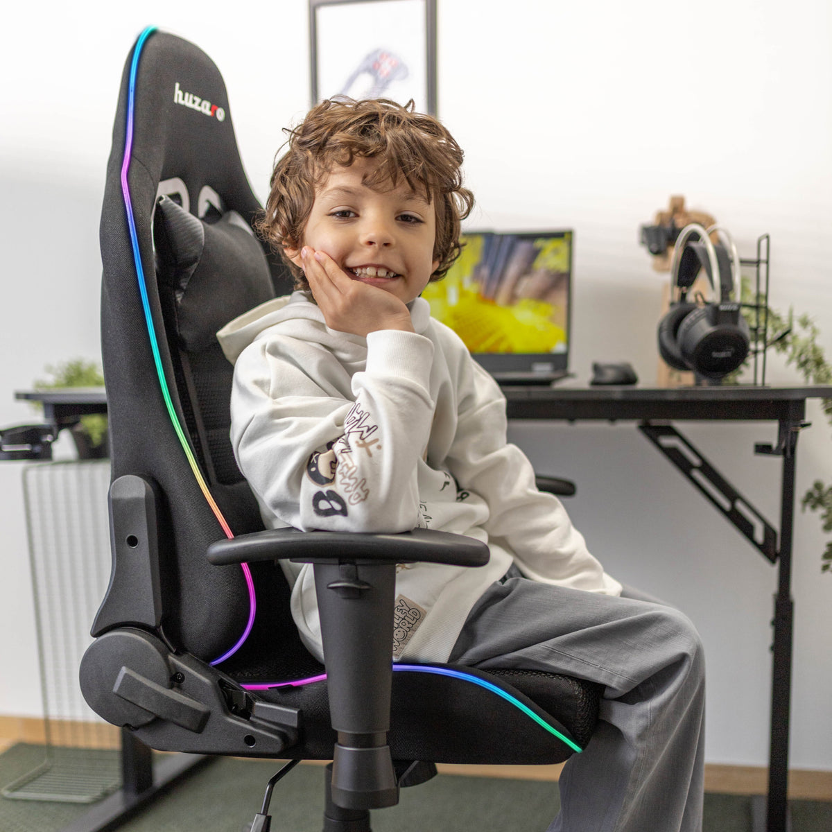 HUZARO RANGER 6.0 RGB Black Mesh children’s gaming chair
