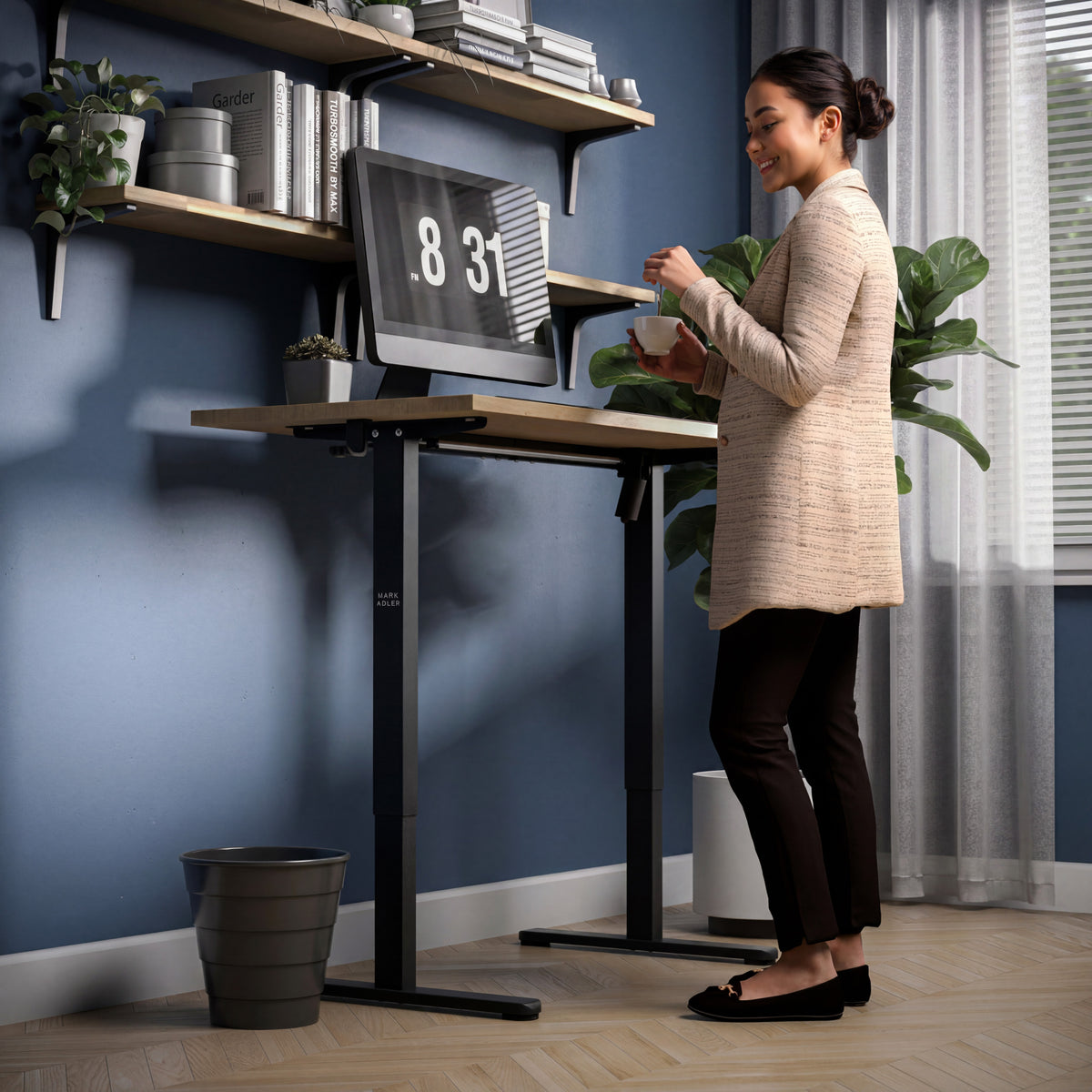 Mark Adler Xeno 1.7 Black electric desk frame